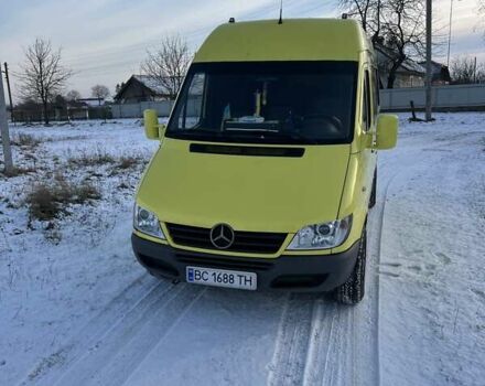 Желтый Мерседес Sprinter, объемом двигателя 2.69 л и пробегом 950 тыс. км за 9500 $, фото 9 на Automoto.ua
