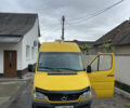 Желтый Мерседес Sprinter, объемом двигателя 2.69 л и пробегом 580 тыс. км за 10900 $, фото 5 на Automoto.ua
