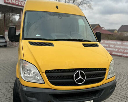 Желтый Мерседес Sprinter, объемом двигателя 2.1 л и пробегом 400 тыс. км за 10900 $, фото 11 на Automoto.ua