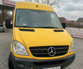 Желтый Мерседес Sprinter, объемом двигателя 2.1 л и пробегом 400 тыс. км за 10900 $, фото 4 на Automoto.ua