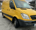 Желтый Мерседес Sprinter, объемом двигателя 2.1 л и пробегом 400 тыс. км за 10900 $, фото 2 на Automoto.ua