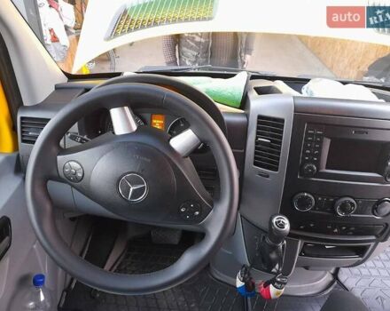 Желтый Мерседес Sprinter, объемом двигателя 3 л и пробегом 382 тыс. км за 32500 $, фото 8 на Automoto.ua
