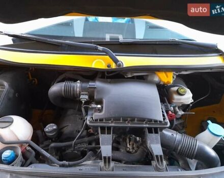 Желтый Мерседес Sprinter, объемом двигателя 3 л и пробегом 382 тыс. км за 32500 $, фото 2 на Automoto.ua