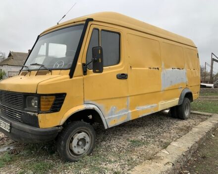 Желтый Мерседес Sprinter, объемом двигателя 2.9 л и пробегом 200 тыс. км за 1700 $, фото 1 на Automoto.ua