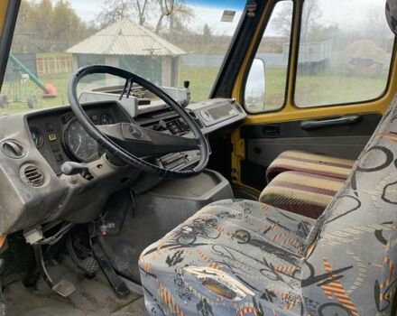 Желтый Мерседес Sprinter, объемом двигателя 2.9 л и пробегом 200 тыс. км за 1700 $, фото 2 на Automoto.ua