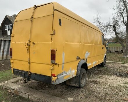 Желтый Мерседес Sprinter, объемом двигателя 2.9 л и пробегом 200 тыс. км за 1700 $, фото 4 на Automoto.ua