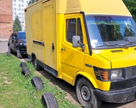 Жовтий Мерседес Sprinter, об'ємом двигуна 2.3 л та пробігом 300 тис. км за 3800 $, фото 1 на Automoto.ua