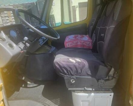 Желтый Мерседес Sprinter, объемом двигателя 2.3 л и пробегом 321 тыс. км за 2000 $, фото 6 на Automoto.ua