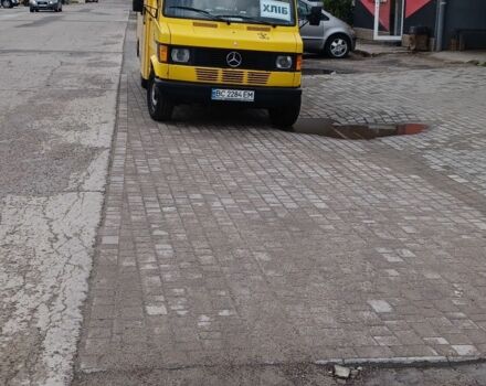 Желтый Мерседес Sprinter, объемом двигателя 2.3 л и пробегом 727 тыс. км за 4300 $, фото 5 на Automoto.ua