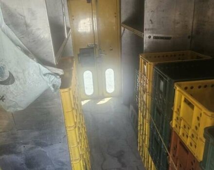 Желтый Мерседес Sprinter, объемом двигателя 2.3 л и пробегом 321 тыс. км за 2000 $, фото 15 на Automoto.ua