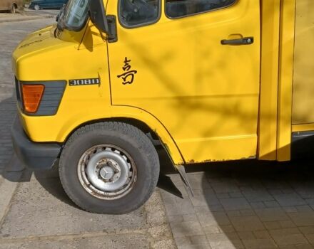 Желтый Мерседес Sprinter, объемом двигателя 2.3 л и пробегом 727 тыс. км за 4300 $, фото 1 на Automoto.ua