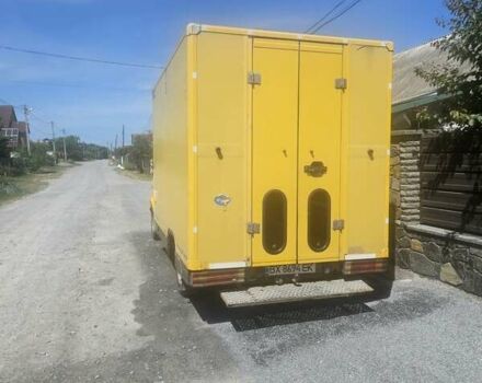 Желтый Мерседес Sprinter, объемом двигателя 2.3 л и пробегом 321 тыс. км за 2000 $, фото 1 на Automoto.ua