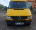 Желтый Мерседес Sprinter, объемом двигателя 2.9 л и пробегом 420 тыс. км за 5000 $, фото 3 на Automoto.ua