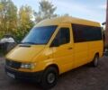 Желтый Мерседес Sprinter, объемом двигателя 2.9 л и пробегом 420 тыс. км за 5000 $, фото 1 на Automoto.ua
