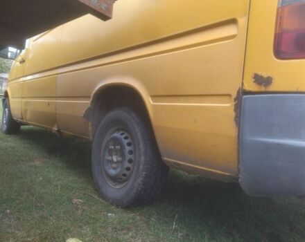 Желтый Мерседес Sprinter, объемом двигателя 2.3 л и пробегом 300 тыс. км за 2400 $, фото 4 на Automoto.ua