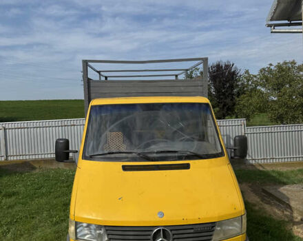 Жовтий Мерседес Sprinter, об'ємом двигуна 2.3 л та пробігом 400 тис. км за 6800 $, фото 1 на Automoto.ua
