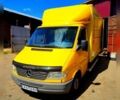 Желтый Мерседес Sprinter, объемом двигателя 2.3 л и пробегом 378 тыс. км за 6700 $, фото 1 на Automoto.ua