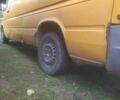 Желтый Мерседес Sprinter, объемом двигателя 2.3 л и пробегом 300 тыс. км за 2400 $, фото 2 на Automoto.ua