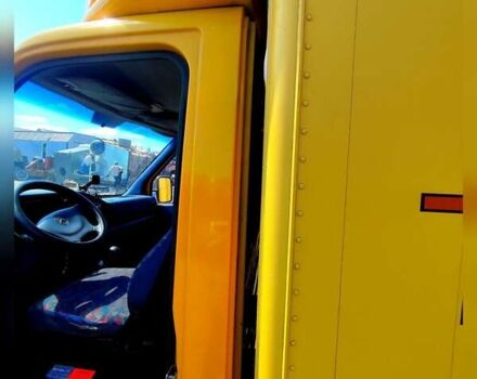Желтый Мерседес Sprinter, объемом двигателя 2.3 л и пробегом 378 тыс. км за 6700 $, фото 4 на Automoto.ua