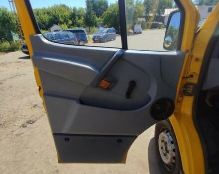 Желтый Мерседес Sprinter, объемом двигателя 2.3 л и пробегом 378 тыс. км за 6700 $, фото 6 на Automoto.ua