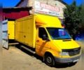 Желтый Мерседес Sprinter, объемом двигателя 2.3 л и пробегом 387 тыс. км за 6900 $, фото 1 на Automoto.ua