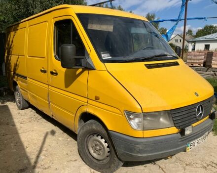 Желтый Мерседес Sprinter, объемом двигателя 0 л и пробегом 400 тыс. км за 2800 $, фото 1 на Automoto.ua