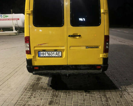 Желтый Мерседес Sprinter, объемом двигателя 2.9 л и пробегом 400 тыс. км за 7200 $, фото 3 на Automoto.ua