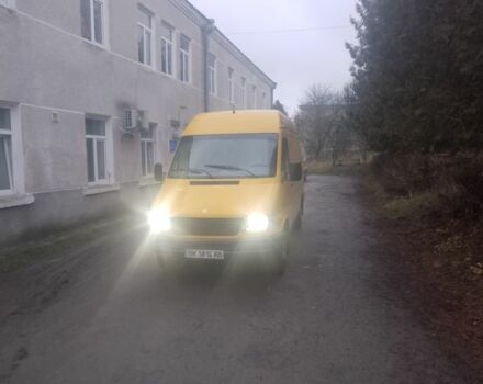 Желтый Мерседес Sprinter, объемом двигателя 0 л и пробегом 500 тыс. км за 3999 $, фото 1 на Automoto.ua