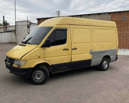 Желтый Мерседес Sprinter, объемом двигателя 2.3 л и пробегом 686 тыс. км за 4500 $, фото 1 на Automoto.ua