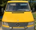 Желтый Мерседес Sprinter, объемом двигателя 0 л и пробегом 400 тыс. км за 2800 $, фото 1 на Automoto.ua