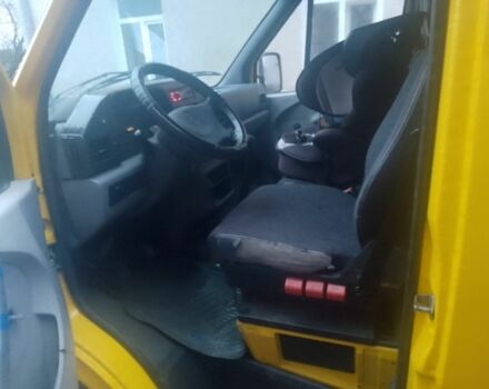 Желтый Мерседес Sprinter, объемом двигателя 0 л и пробегом 500 тыс. км за 3999 $, фото 10 на Automoto.ua