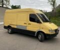 Желтый Мерседес Sprinter, объемом двигателя 2.3 л и пробегом 686 тыс. км за 4500 $, фото 2 на Automoto.ua