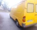 Желтый Мерседес Sprinter, объемом двигателя 0 л и пробегом 500 тыс. км за 3999 $, фото 3 на Automoto.ua