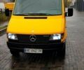 Желтый Мерседес Sprinter, объемом двигателя 2.3 л и пробегом 460 тыс. км за 6500 $, фото 1 на Automoto.ua