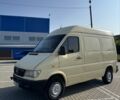 Желтый Мерседес Sprinter, объемом двигателя 2.9 л и пробегом 300 тыс. км за 3800 $, фото 1 на Automoto.ua