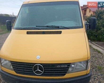 Жовтий Мерседес Sprinter, об'ємом двигуна 2.3 л та пробігом 300 тис. км за 4400 $, фото 1 на Automoto.ua