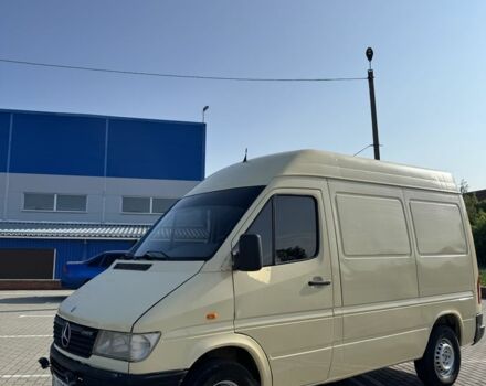 Желтый Мерседес Sprinter, объемом двигателя 2.9 л и пробегом 300 тыс. км за 3800 $, фото 4 на Automoto.ua