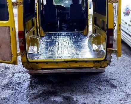 Желтый Мерседес Sprinter, объемом двигателя 2.3 л и пробегом 460 тыс. км за 6500 $, фото 2 на Automoto.ua