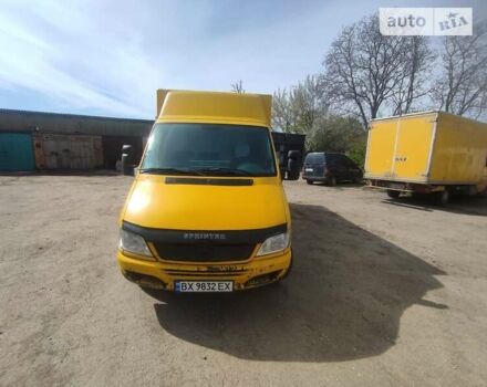 Желтый Мерседес Sprinter, объемом двигателя 2.15 л и пробегом 620 тыс. км за 5950 $, фото 4 на Automoto.ua