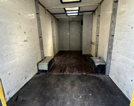 Желтый Мерседес Sprinter, объемом двигателя 2.2 л и пробегом 227 тыс. км за 9500 $, фото 34 на Automoto.ua