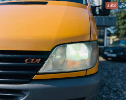 Жовтий Мерседес Sprinter, об'ємом двигуна 2.2 л та пробігом 400 тис. км за 6800 $, фото 14 на Automoto.ua