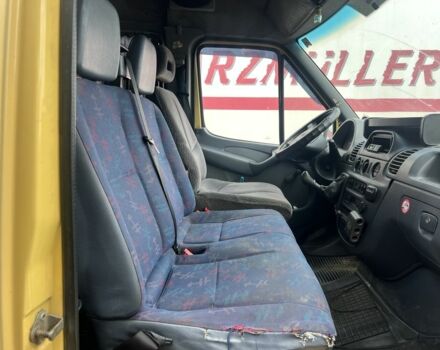 Желтый Мерседес Sprinter, объемом двигателя 2.1 л и пробегом 600 тыс. км за 4950 $, фото 6 на Automoto.ua