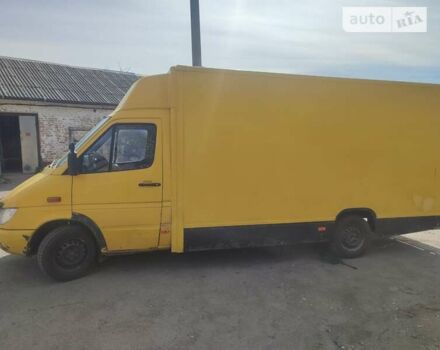 Желтый Мерседес Sprinter, объемом двигателя 2.15 л и пробегом 620 тыс. км за 5500 $, фото 5 на Automoto.ua