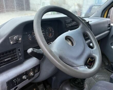 Жовтий Мерседес Sprinter, об'ємом двигуна 3 л та пробігом 100 тис. км за 3800 $, фото 4 на Automoto.ua