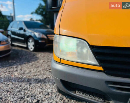 Жовтий Мерседес Sprinter, об'ємом двигуна 2.2 л та пробігом 400 тис. км за 6800 $, фото 15 на Automoto.ua