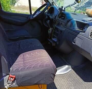 Жовтий Мерседес Sprinter, об'ємом двигуна 2.15 л та пробігом 500 тис. км за 7000 $, фото 9 на Automoto.ua