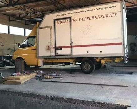 Жовтий Мерседес Sprinter, об'ємом двигуна 2.15 л та пробігом 303 тис. км за 12050 $, фото 26 на Automoto.ua