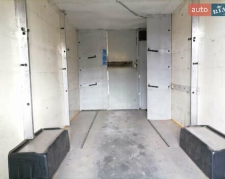 Желтый Мерседес Sprinter, объемом двигателя 2.15 л и пробегом 665 тыс. км за 9000 $, фото 4 на Automoto.ua