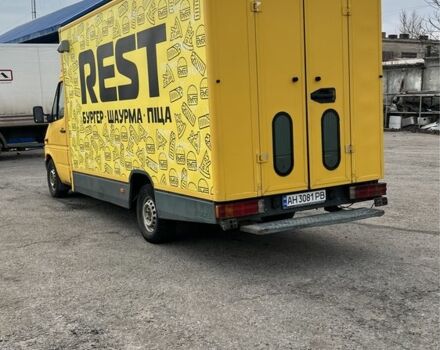 Желтый Мерседес Sprinter, объемом двигателя 2.1 л и пробегом 418 тыс. км за 10300 $, фото 4 на Automoto.ua