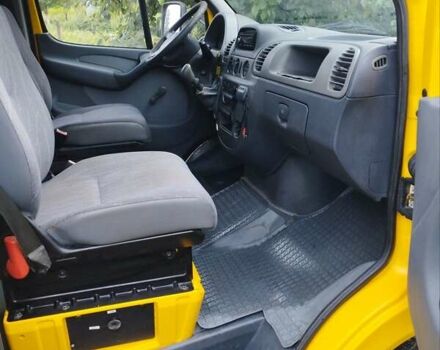 Желтый Мерседес Sprinter, объемом двигателя 2.2 л и пробегом 380 тыс. км за 10500 $, фото 8 на Automoto.ua